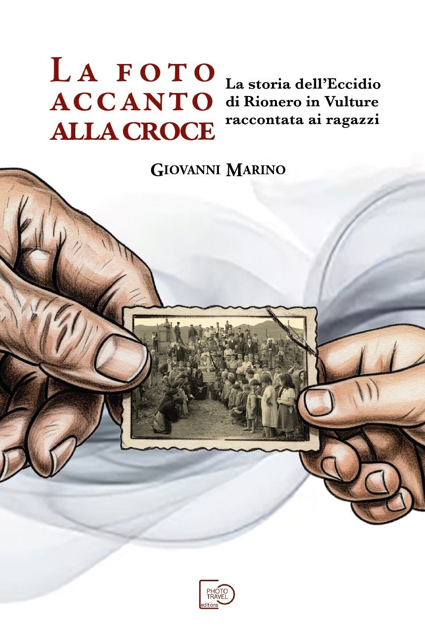 LA FOTO ACCANTO ALLA CROCE - Giovanni Marino